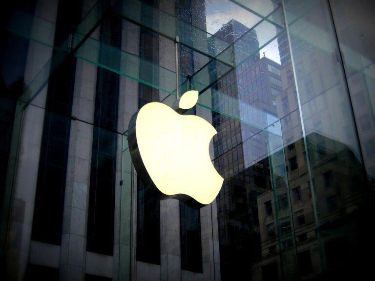 Apple Warns: Update Your Devices Right Now – Cyber Threat