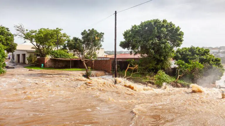 At Least 71 Dead in Dam Burst and Floods