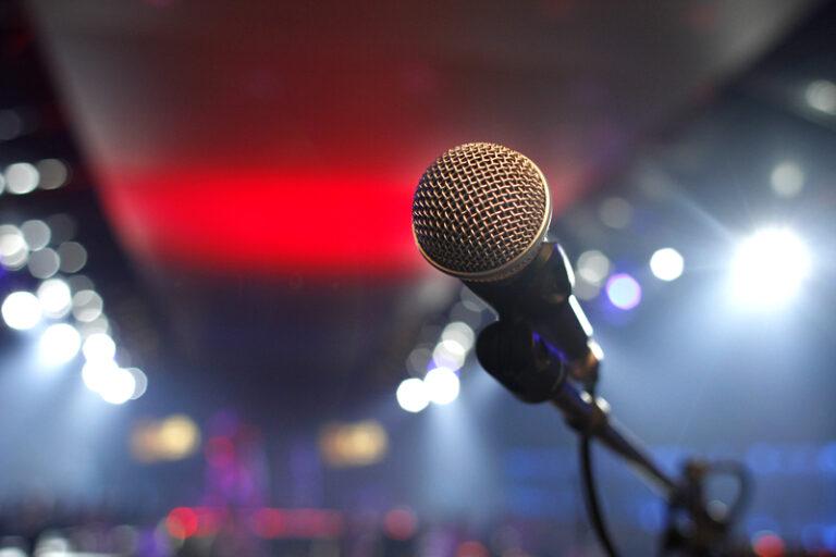 Singer Dies on Stage While Performing