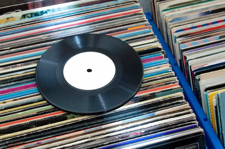 Legendary Singer Dead at 90