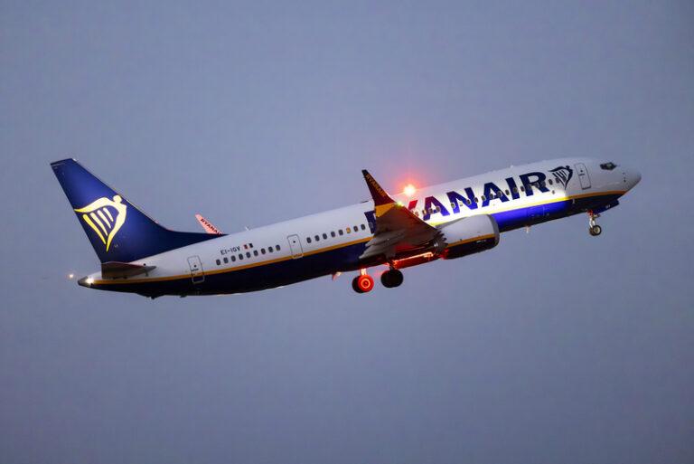 Plane Plunges Into Thunderstorm, 9 Injured